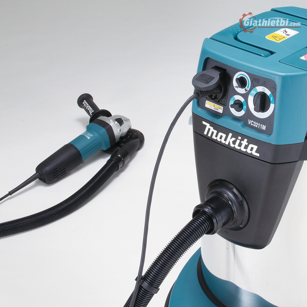 Máy hút bụi ướt và khô Makita VC3211M